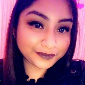 Meet your Posher, Yessica